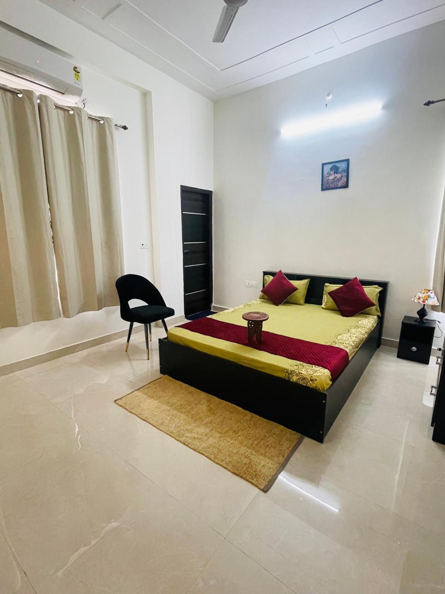 Atulyam Stays Sushant Golf City Lucknow Exterior foto