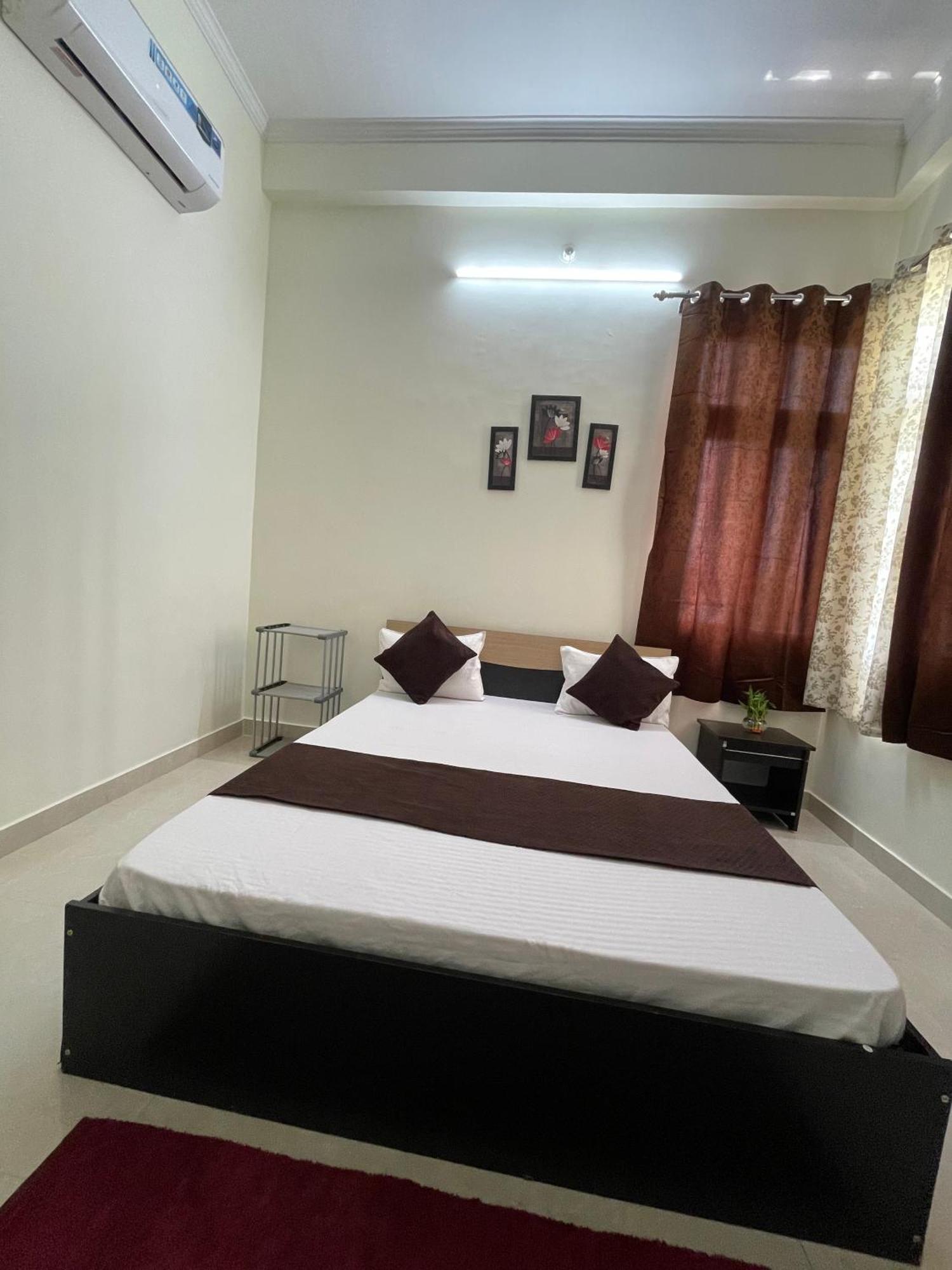 Atulyam Stays Sushant Golf City Lucknow Exterior foto